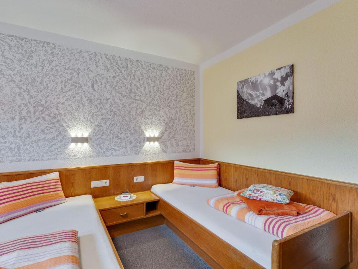 Lively Flat Near A Ski Resort In フィス エクステリア 写真
