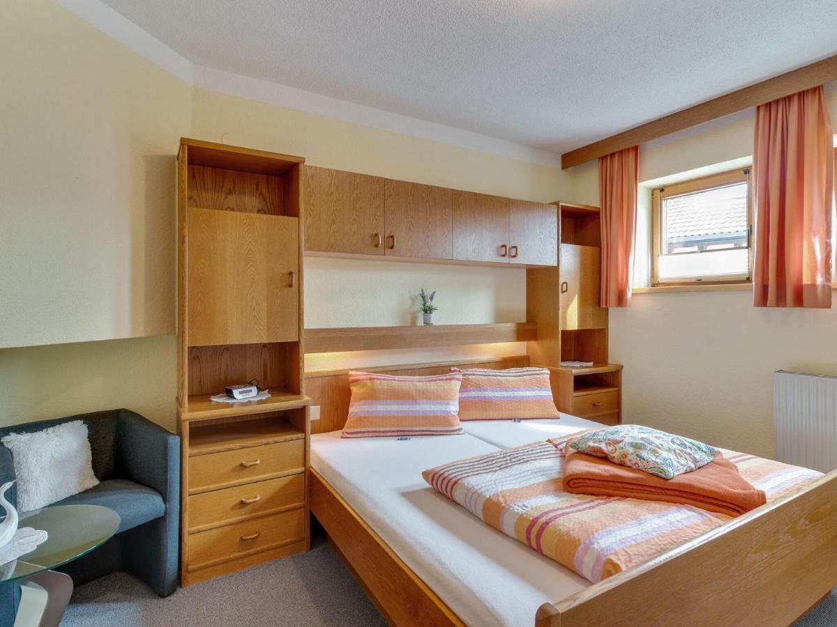 Lively Flat Near A Ski Resort In フィス エクステリア 写真