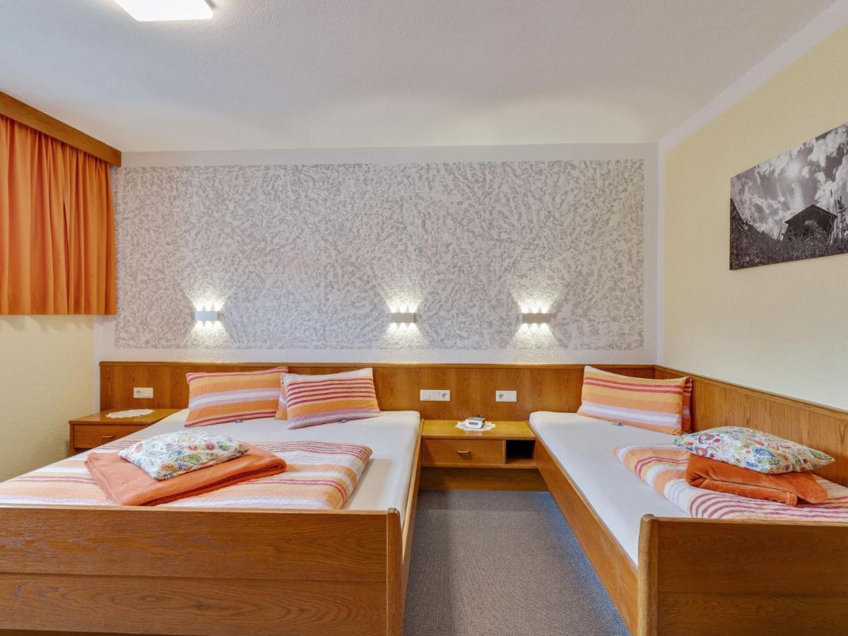 Lively Flat Near A Ski Resort In フィス エクステリア 写真