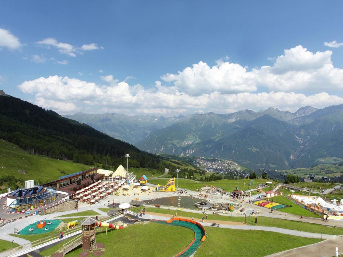 Lively Flat Near A Ski Resort In フィス エクステリア 写真