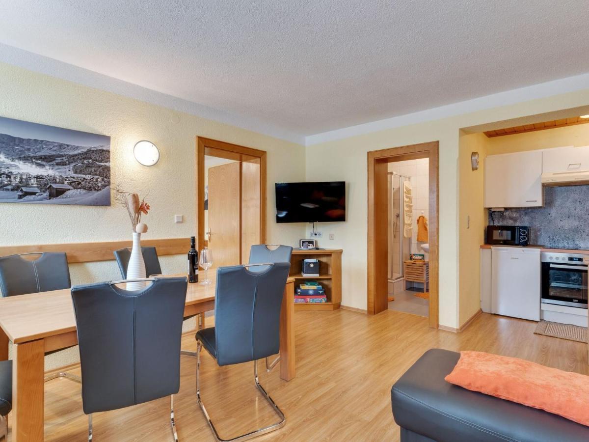 Lively Flat Near A Ski Resort In フィス エクステリア 写真