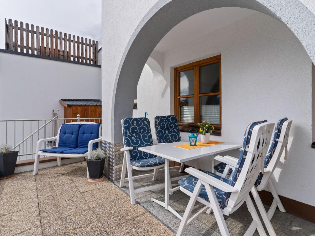 Lively Flat Near A Ski Resort In フィス エクステリア 写真